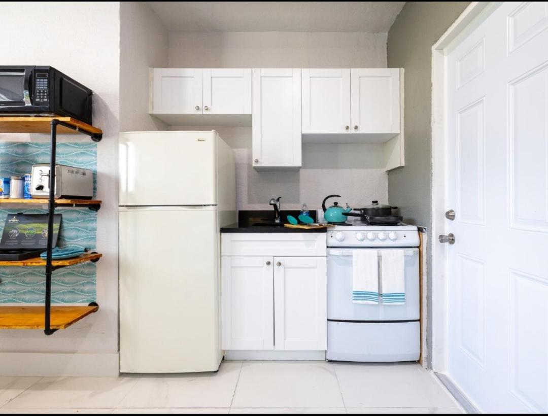 Beautiful Studio In Heart Of Miami Villa Екстериор снимка