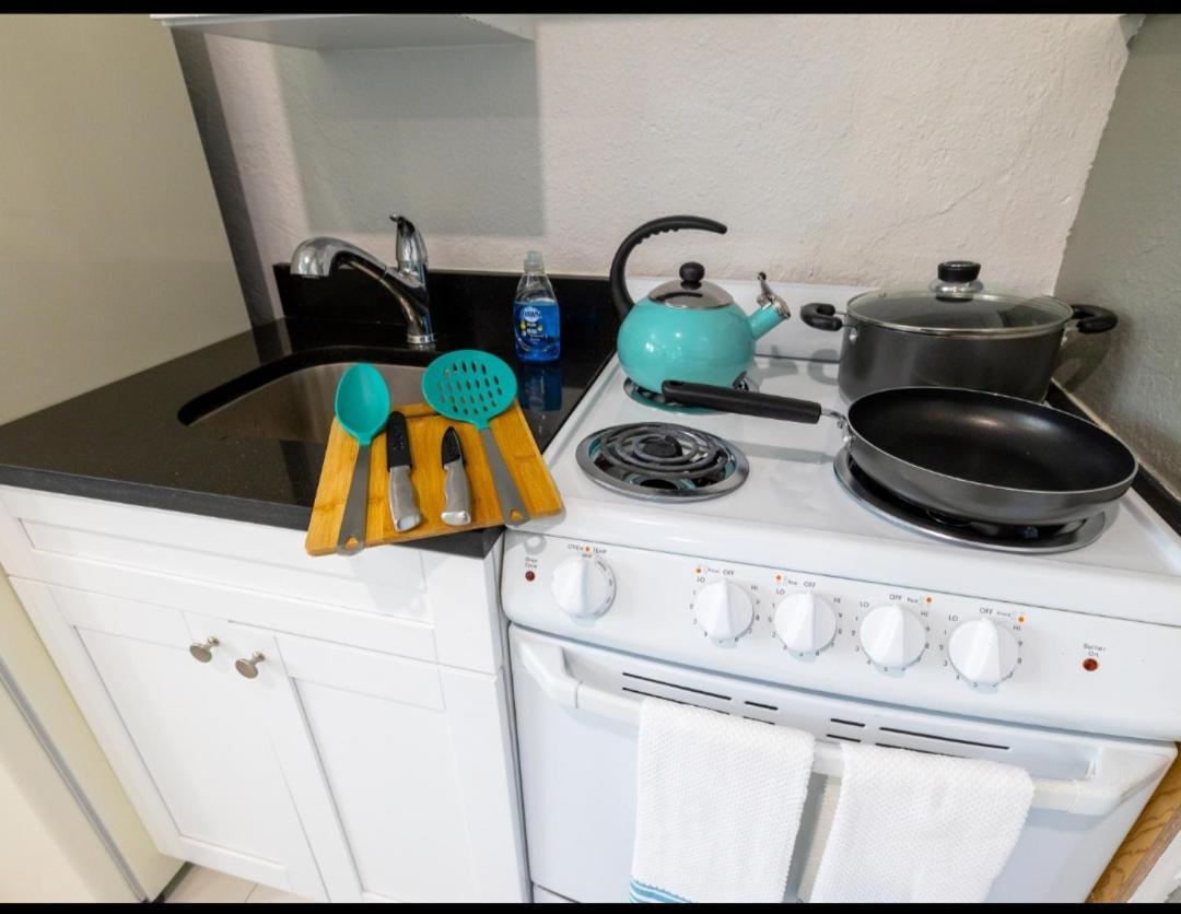 Beautiful Studio In Heart Of Miami Villa Екстериор снимка
